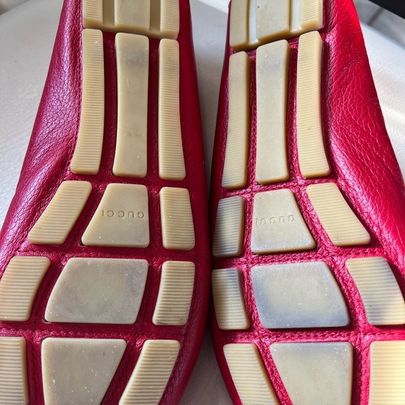 Gucci - Raspberry Pink Leather Loafers size 38 (US 8). - Picture 2 of 5